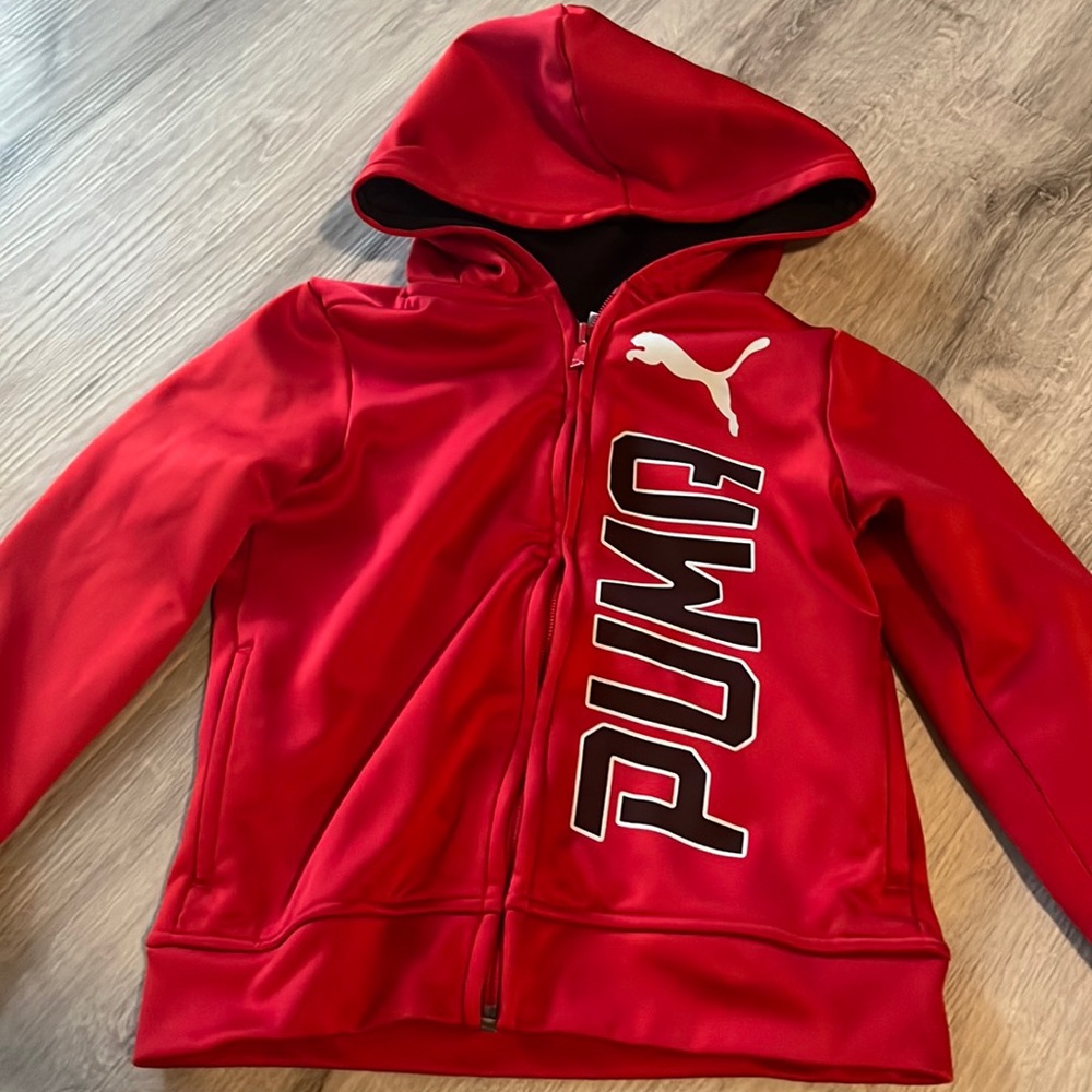 Boys puma zip up. Size 5